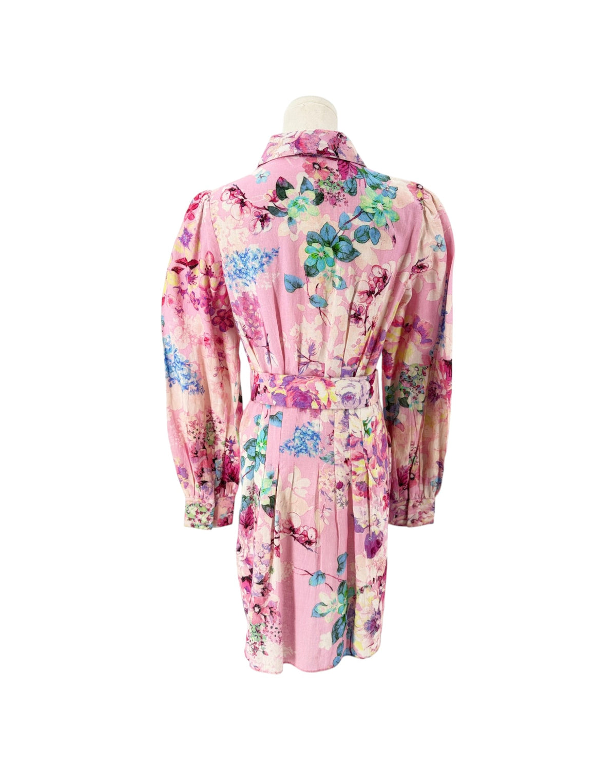 Floral print, collard neck, front button placket, adjustable belt with imitation pearl accents, all over pleats