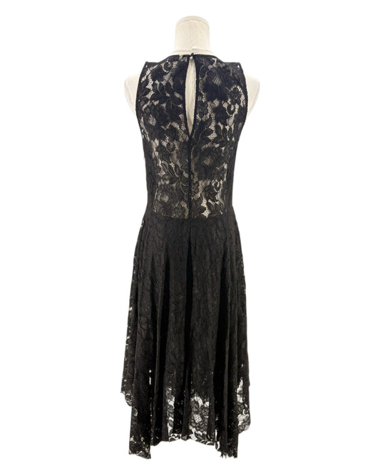 Lace midi dress on a mannequin on a white background