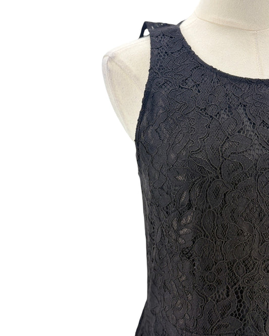 Lace midi dress on a mannequin on a white background